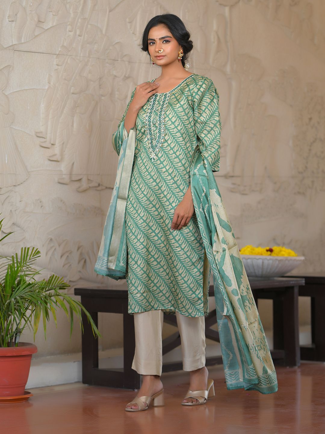 Vaasva Women's Dark Green Green Silk Digital Printed Suit Set | Swadesiicart