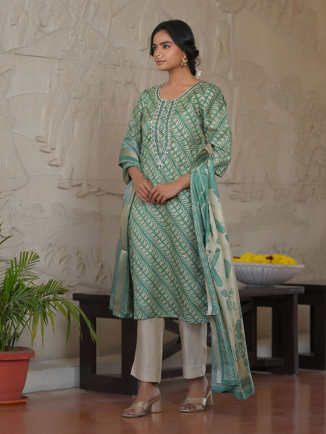 Vaasva Women's Dark Green Green Silk Digital Printed Suit Set | Swadesiicart