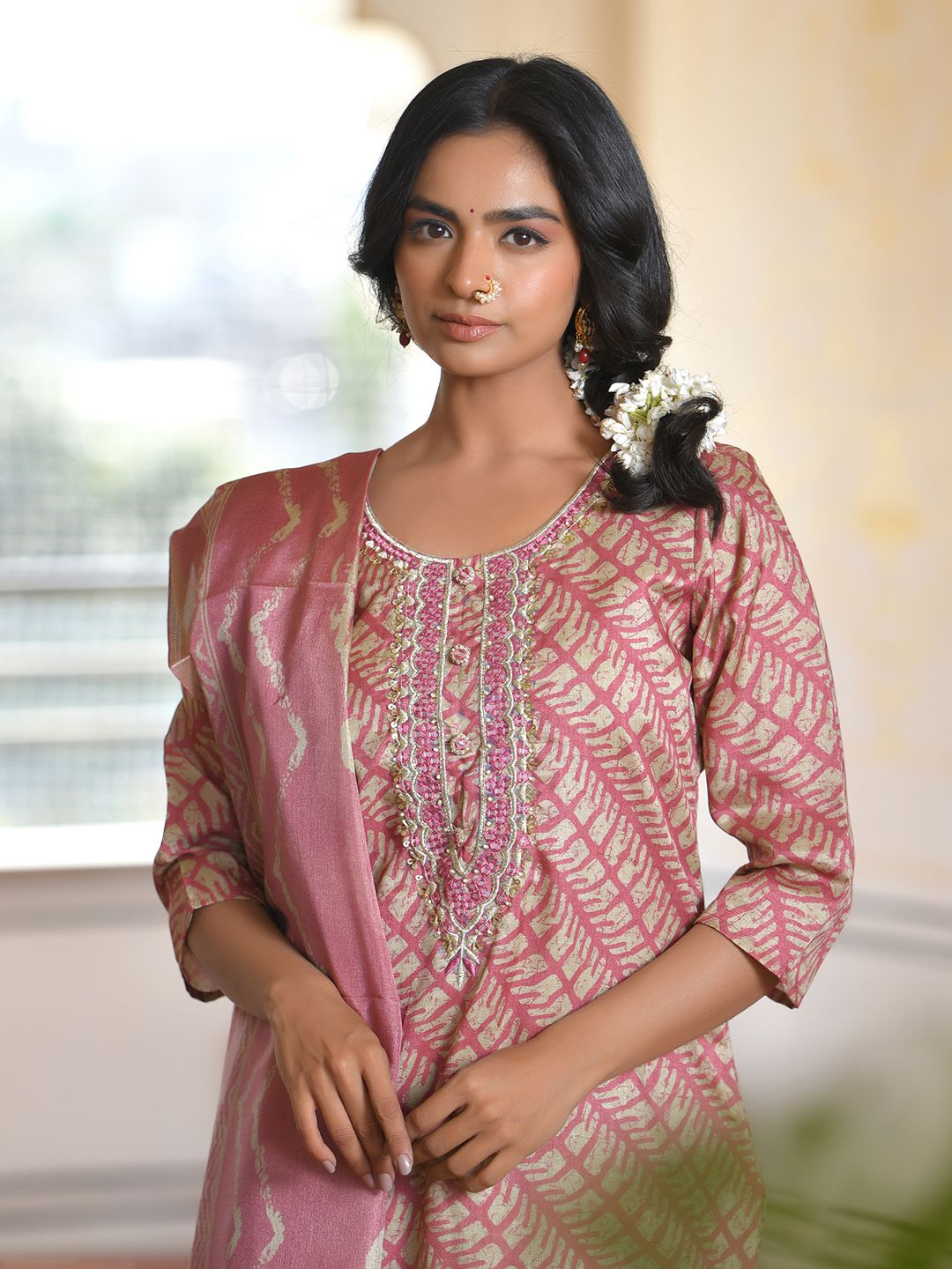 Vaasva Women's Pale Pink Silk Digital Printed Suit Set | Swadesiicart