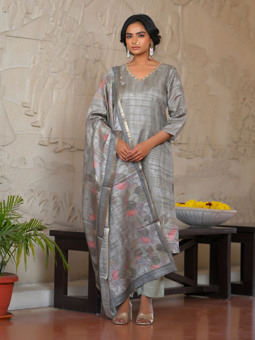 Vaasva Women's Charcoal Grey Silk Digital Printed Suit Set | Swadesiicart