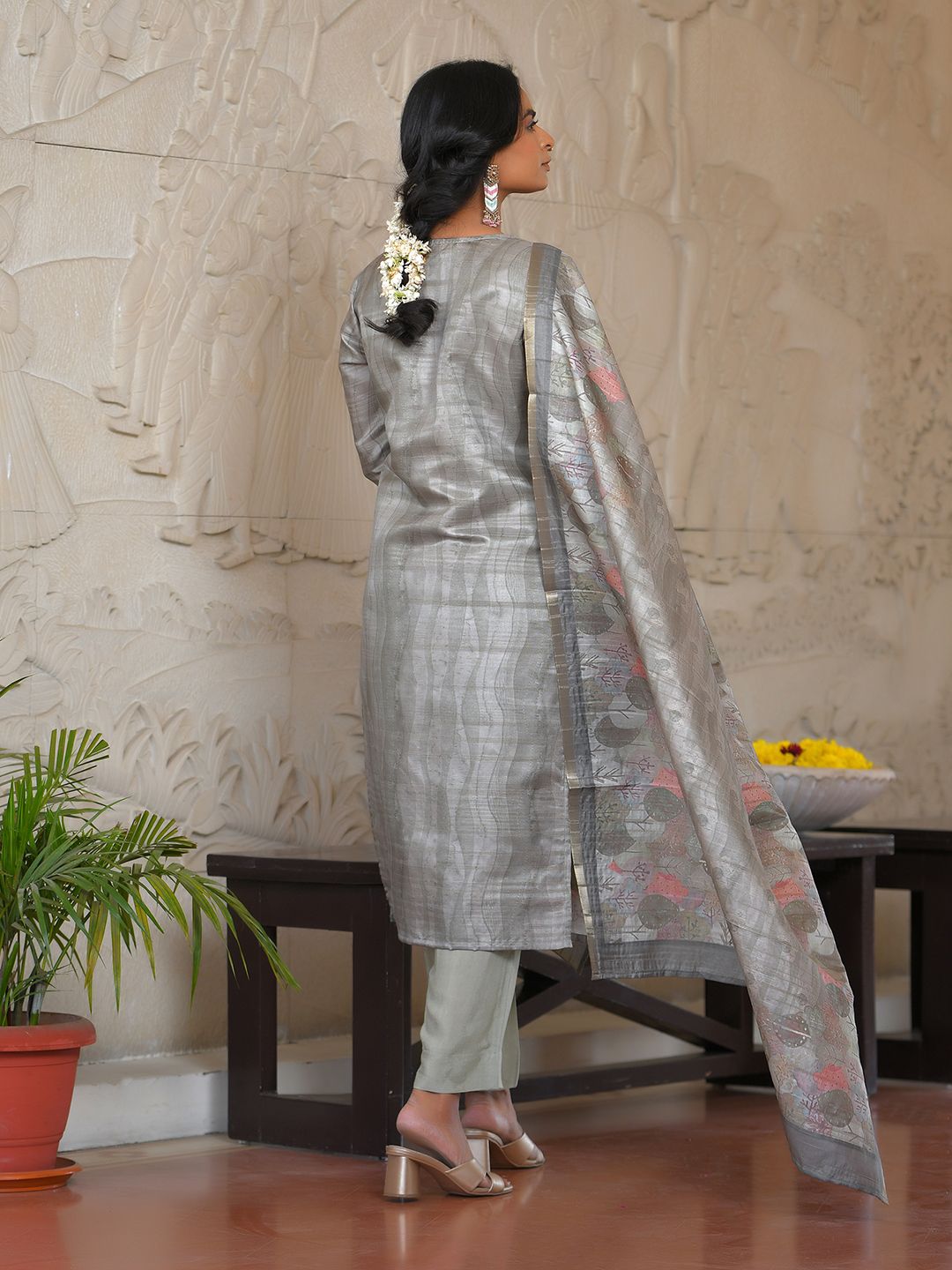 Vaasva Women's Charcoal Grey Silk Digital Printed Suit Set | Swadesiicart