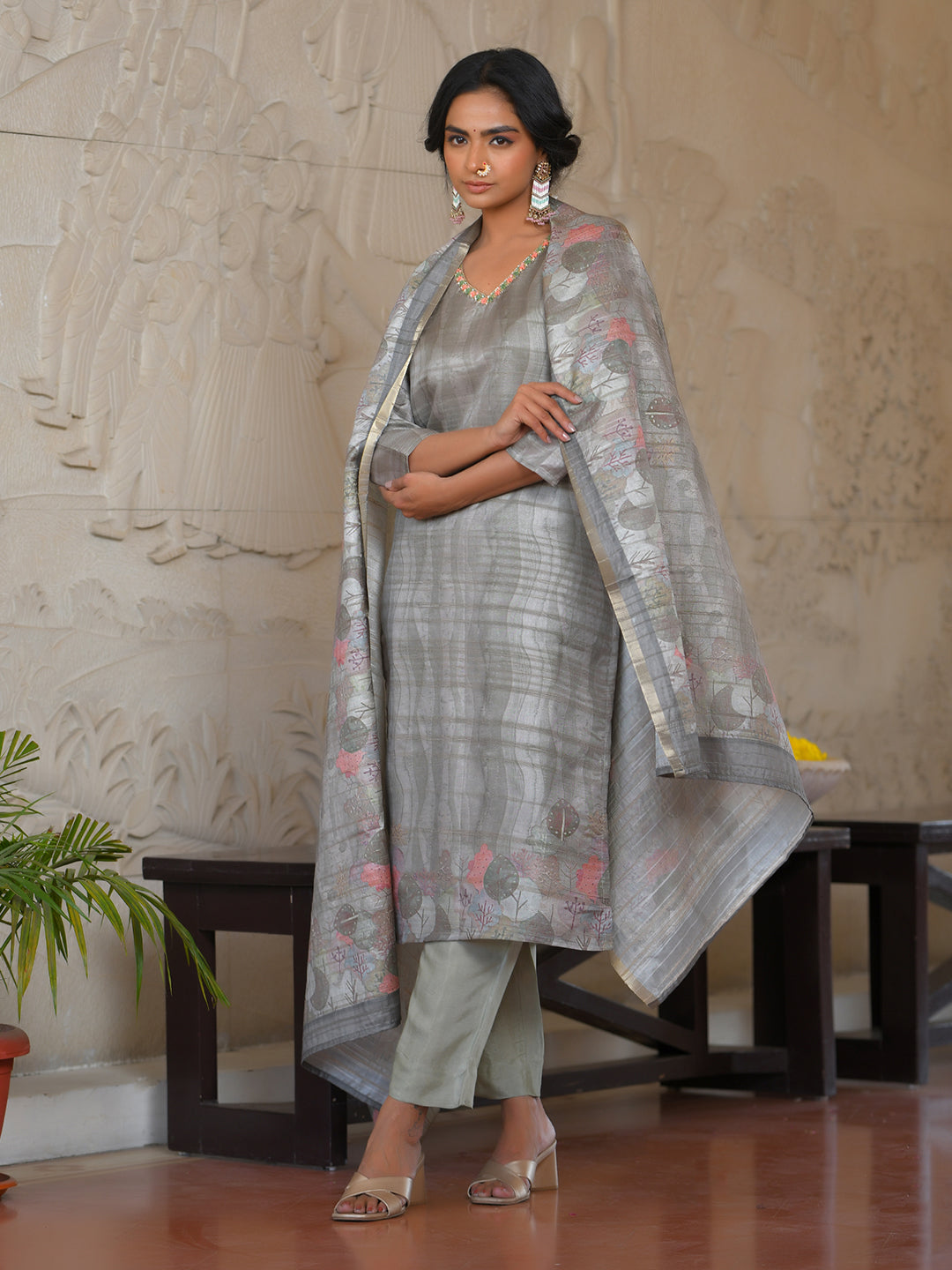 Vaasva Women's Charcoal Grey Silk Digital Printed Suit Set | Swadesiicart