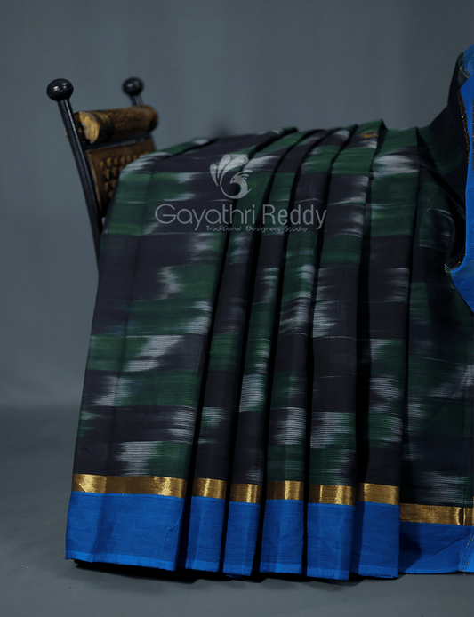 Dual Shades of Black And Bottle Green Mangalagiri Ikkat Cotton Saree By Gayathri Reddy Designer Studio | Swadesiicart