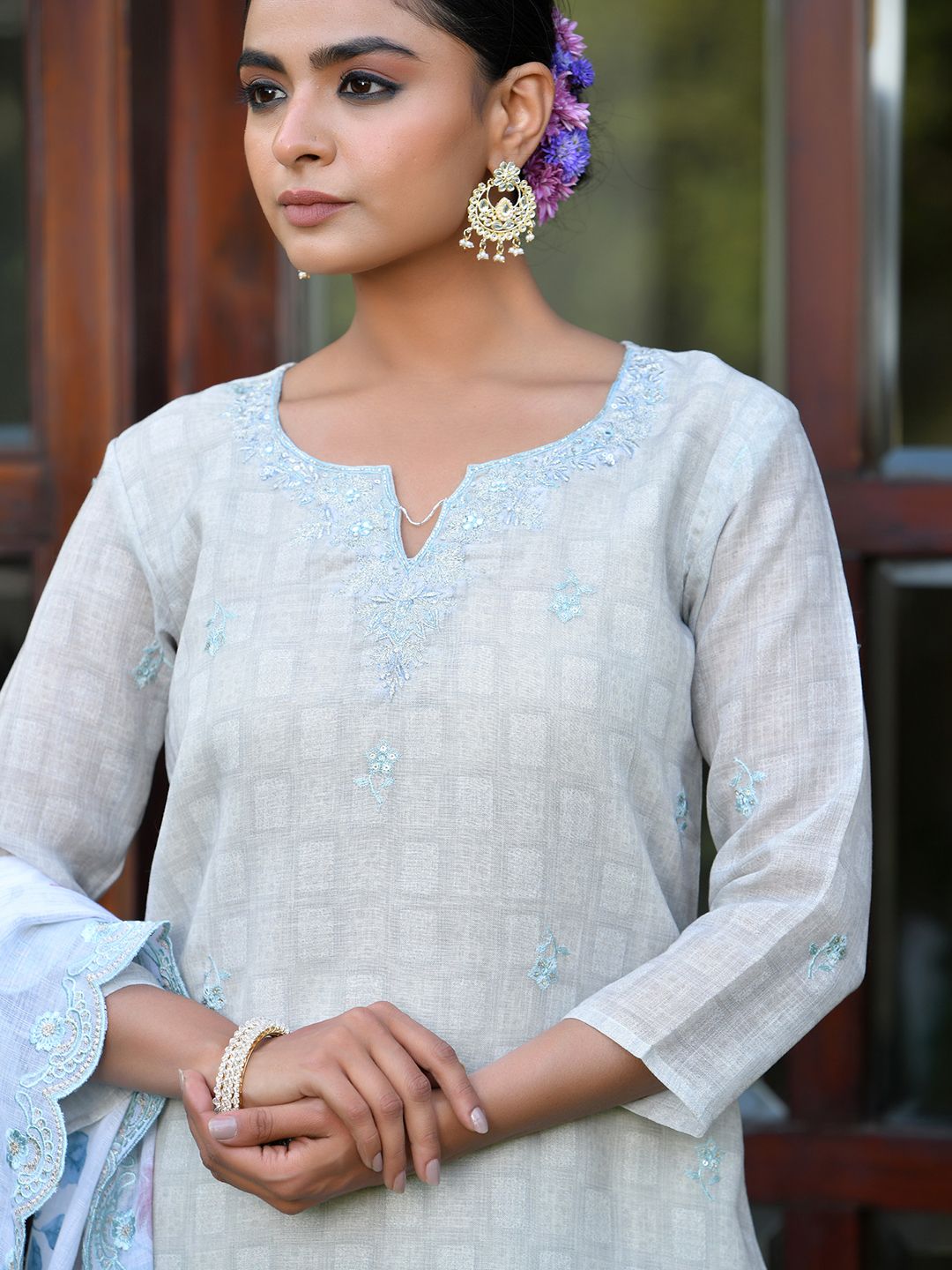 Vaasva Women's Grey Blue Linen Suit Set With Cutwork Dupatta | Swadesiicart