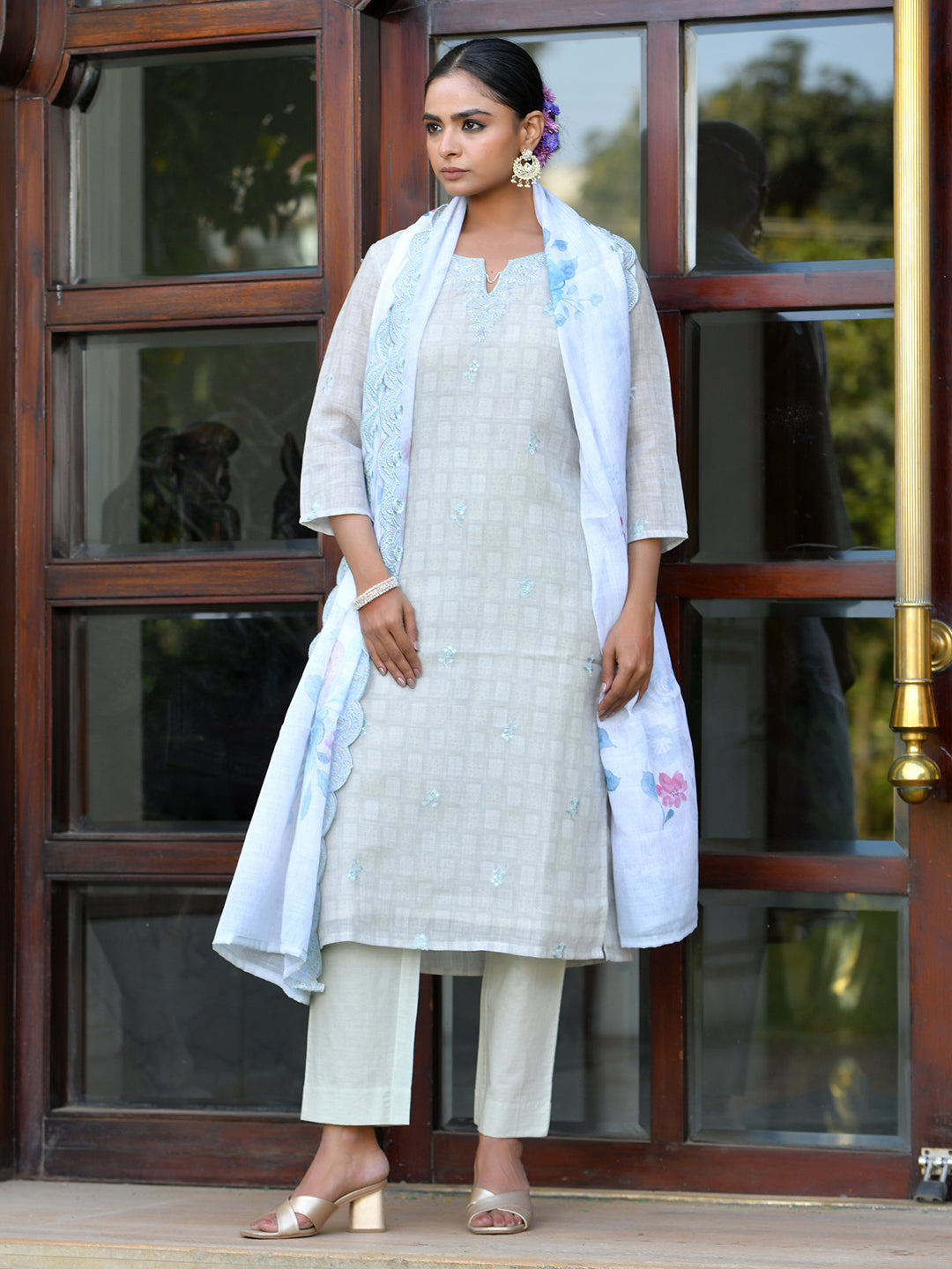 Vaasva Women's Grey Blue Linen Suit Set With Cutwork Dupatta | Swadesiicart