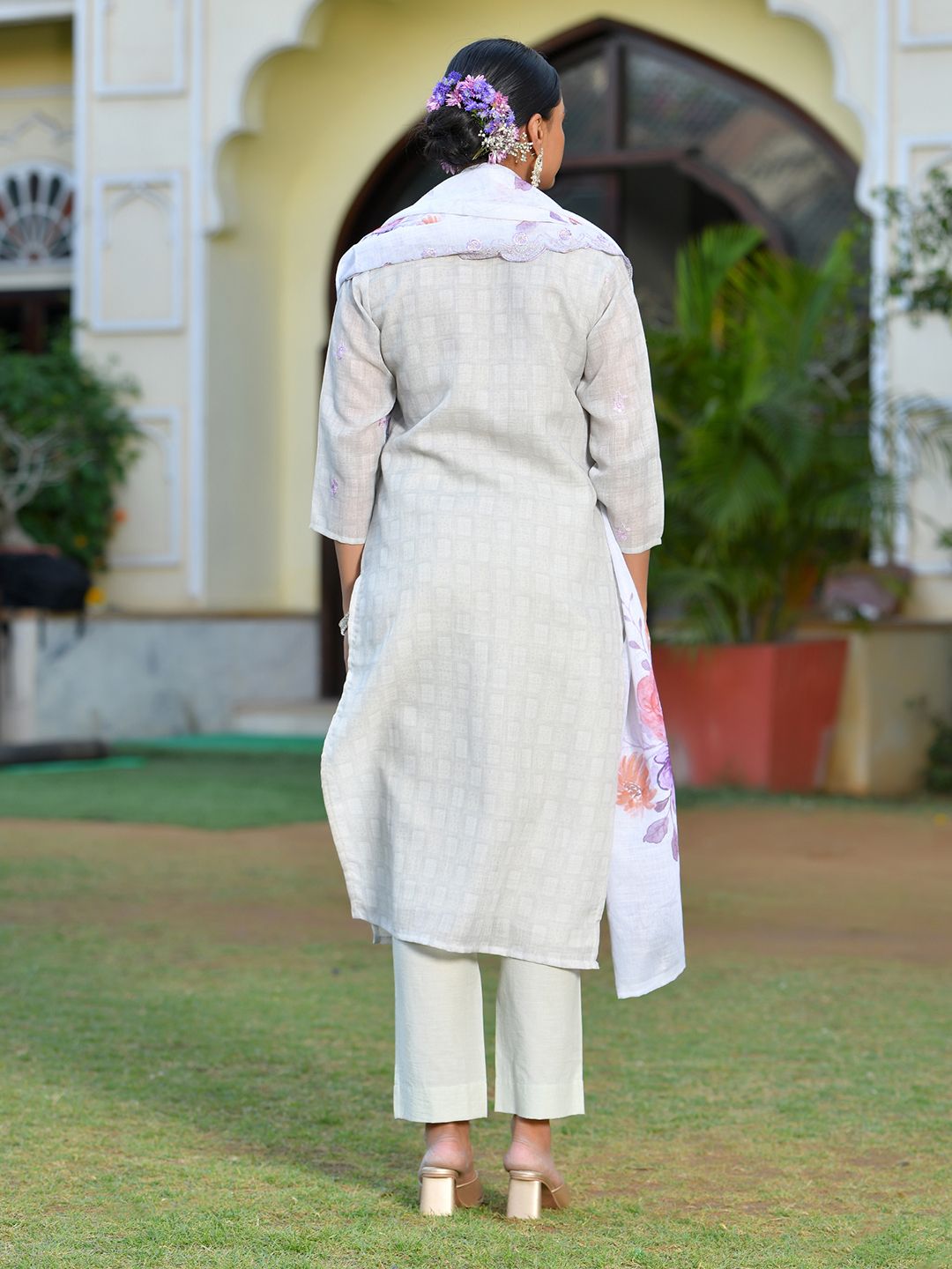 Vaasva Women's Grey Purple Linen Suit Set With Cutwork Dupatta | Swadesiicart
