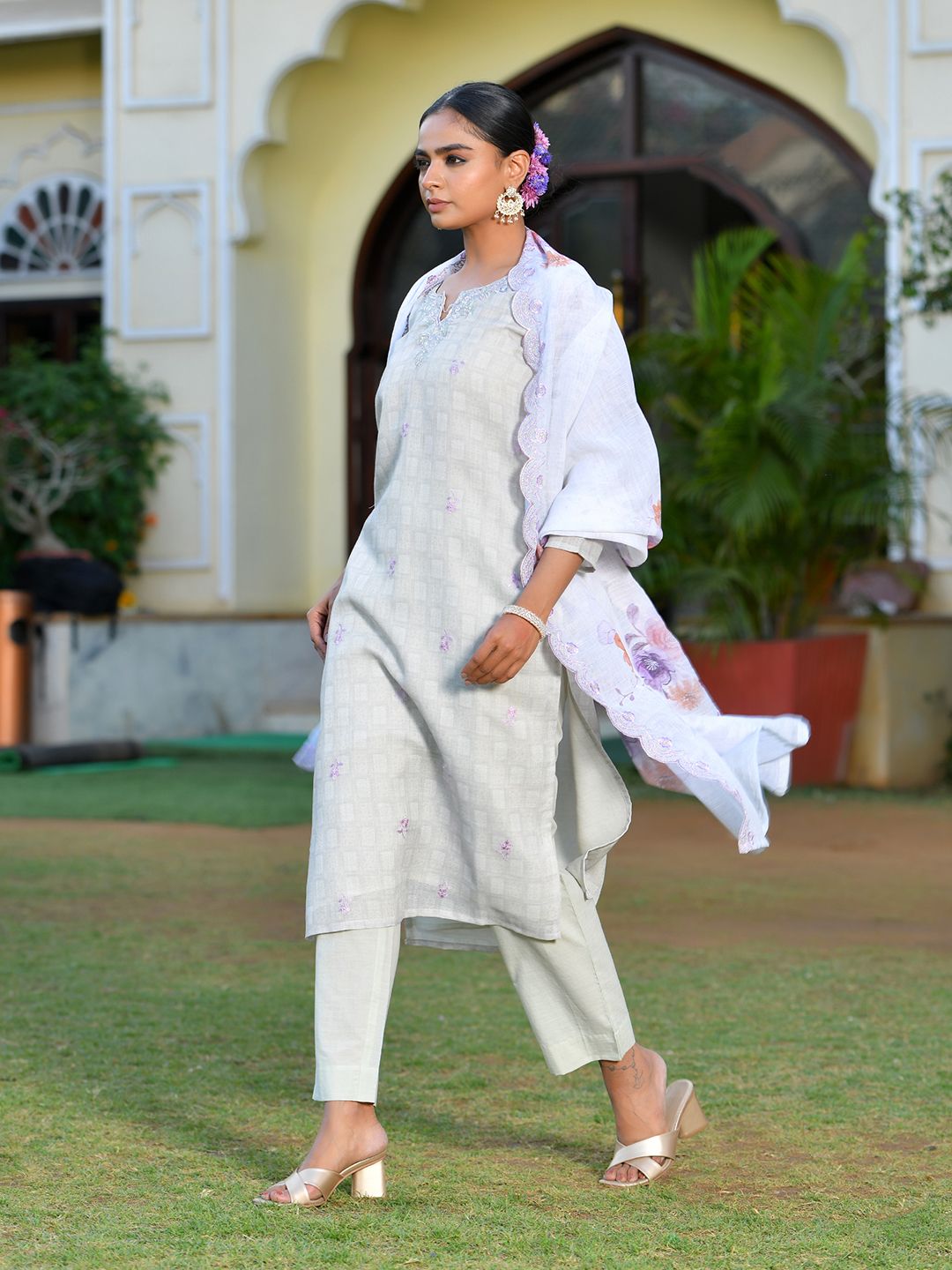 Vaasva Women's Grey Purple Linen Suit Set With Cutwork Dupatta | Swadesiicart