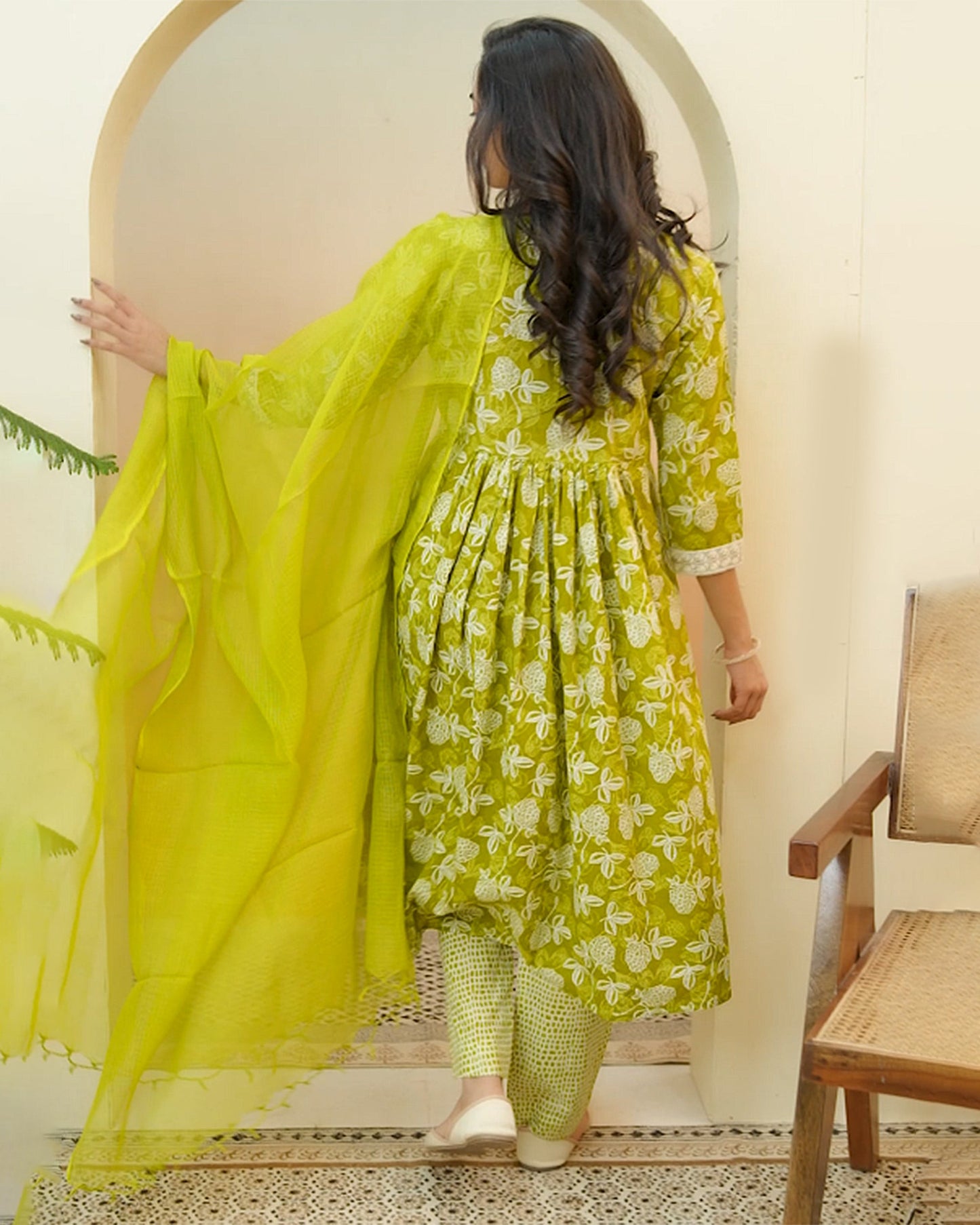 Vaasva Women Green Cotton Kurta With Cotton Pant & Dupatta | Swadesiicart