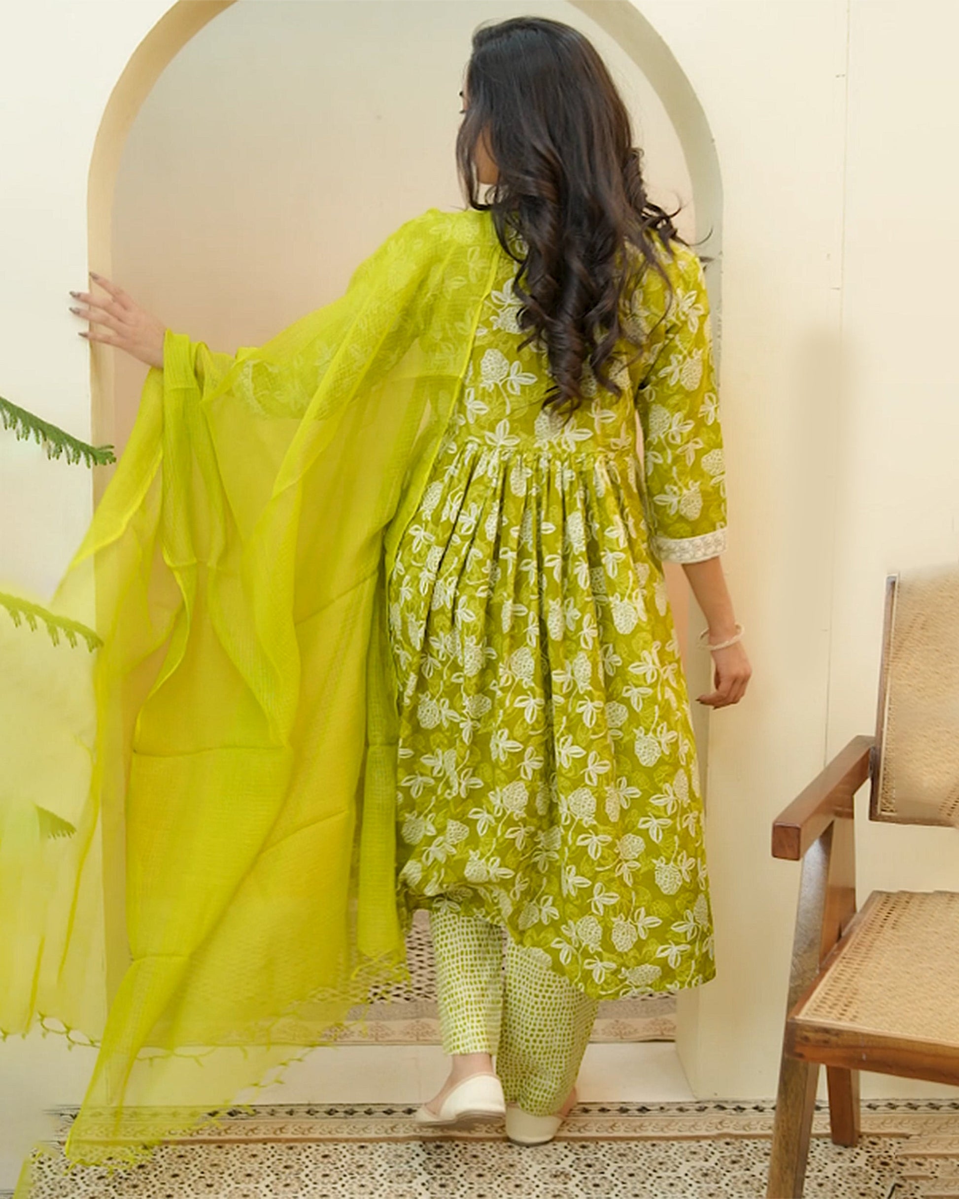 Vaasva Women Green Cotton Kurta With Cotton Pant & Dupatta | Swadesiicart