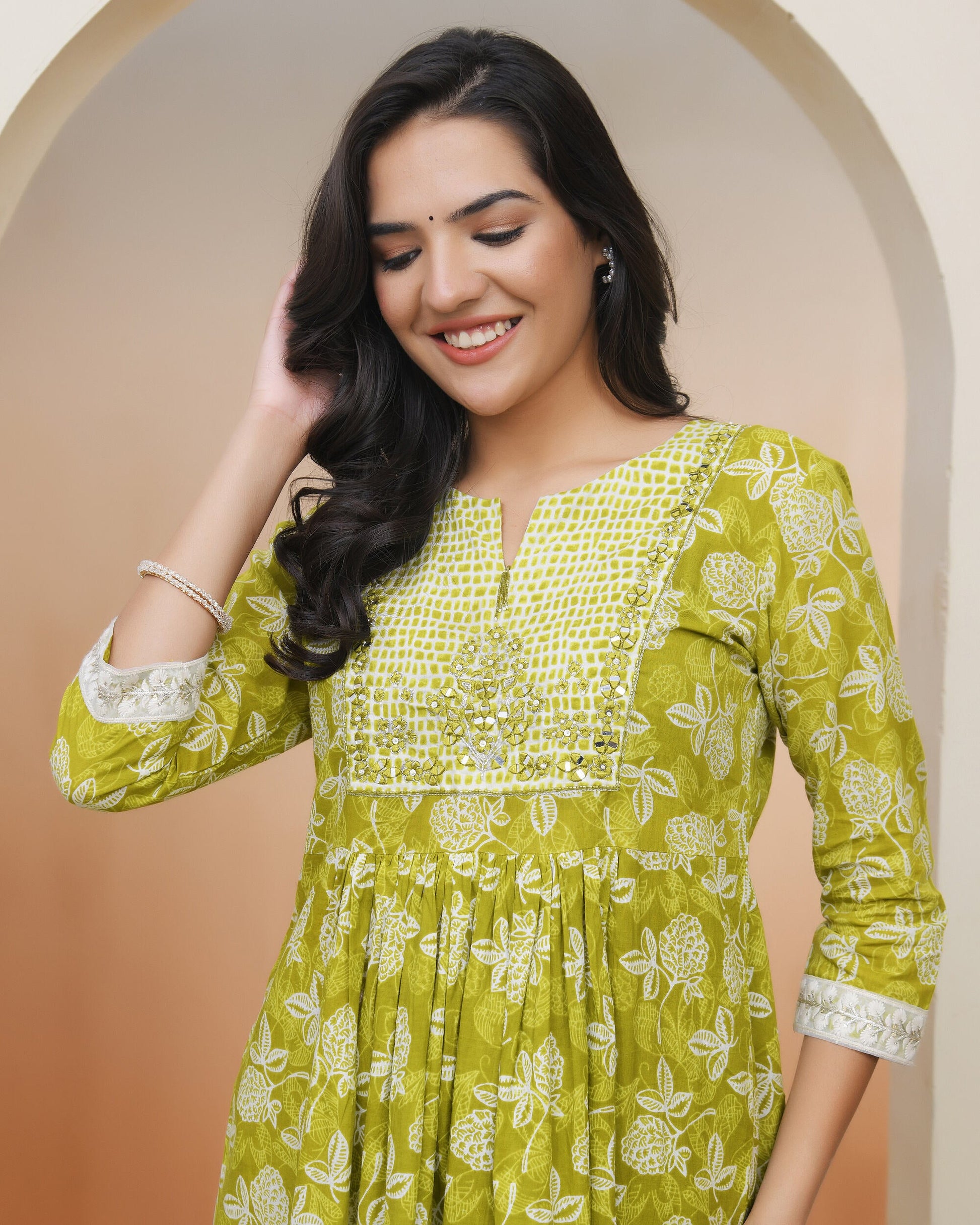 Vaasva Women Green Cotton Kurta With Cotton Pant & Dupatta | Swadesiicart