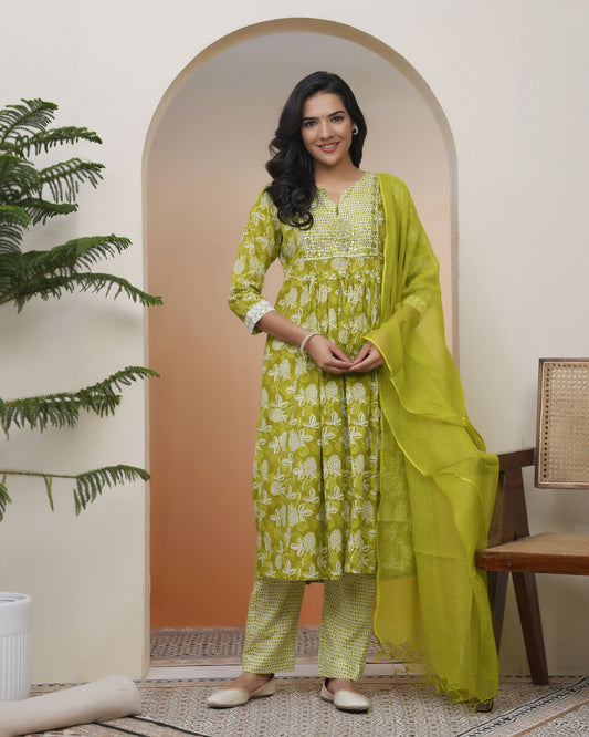 Vaasva Women Green Cotton Kurta With Cotton Pant & Dupatta | Swadesiicart