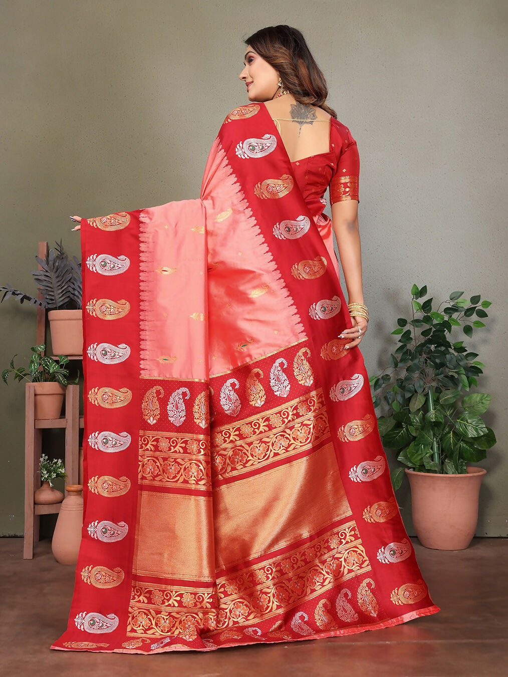 Joban Fashion Banarasi Light Pink Butti Soft Silk Saree | Swadesiicart