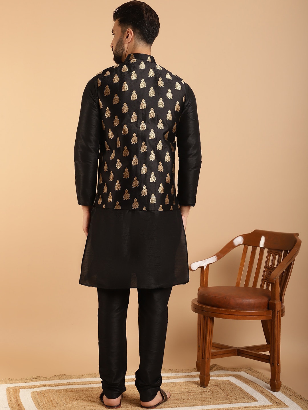 Sojanya Band Collar Regular Kurta & Churidar With Nehru Collar | Swadesiicart