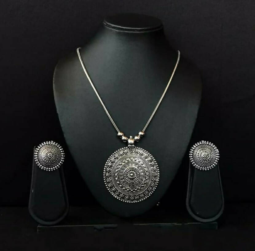 Mominos Fashion Johar Kamal Oxidised Silver-Plated Long Chain with Pendant & Studs For Women | Swadesiicart