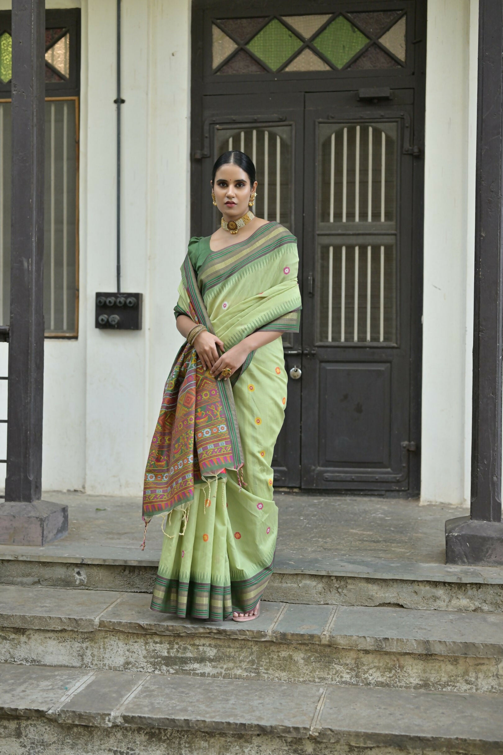 Vishnu Weaves Women's Pista Handloom Raw Silk Saree with Blouse - Swadesiicart