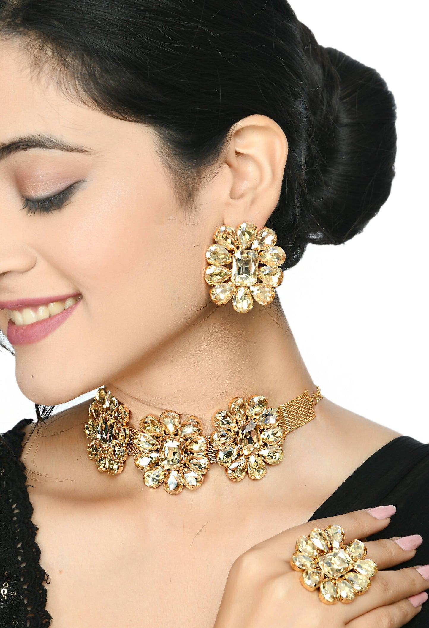 Mominos Fashion Joharkamal Gold-Polished Brass Finish Stone Choker For Women & Girls (Golden) | Swadesiicart