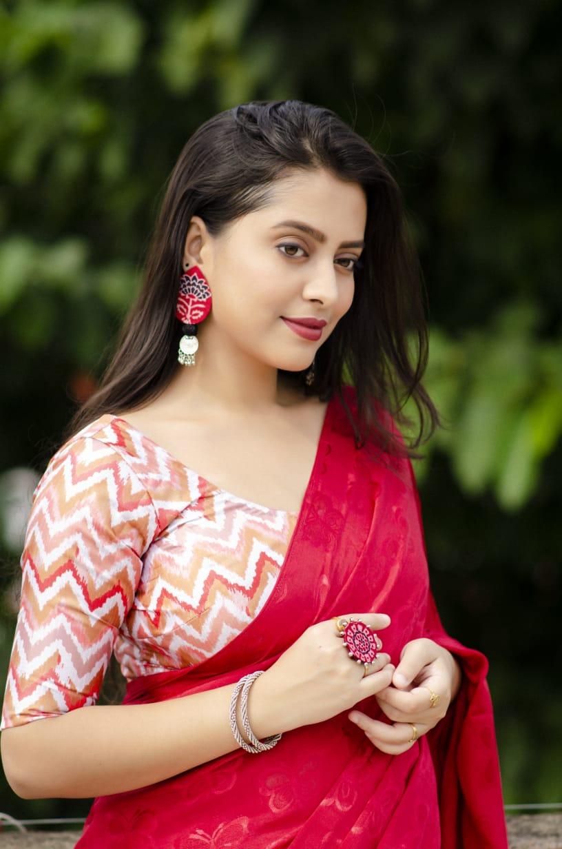 Red Silk Blend Ethnic Motifs Saree with Unstitched Blouse - Hiral Fashion | Swadesiicart