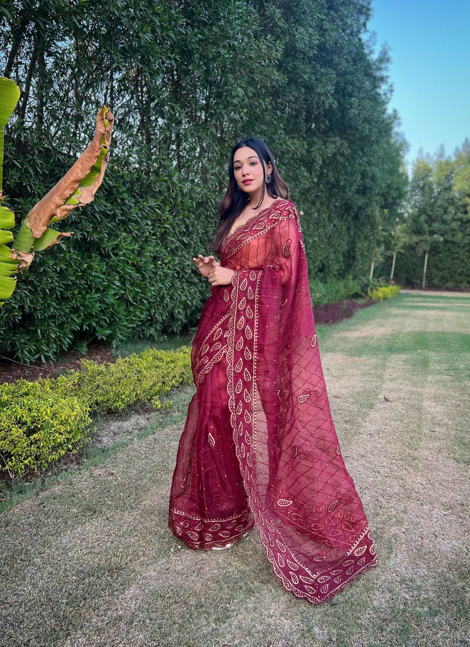 Vamsee Aaisa Maroon Organza Saree - Swadesiicart