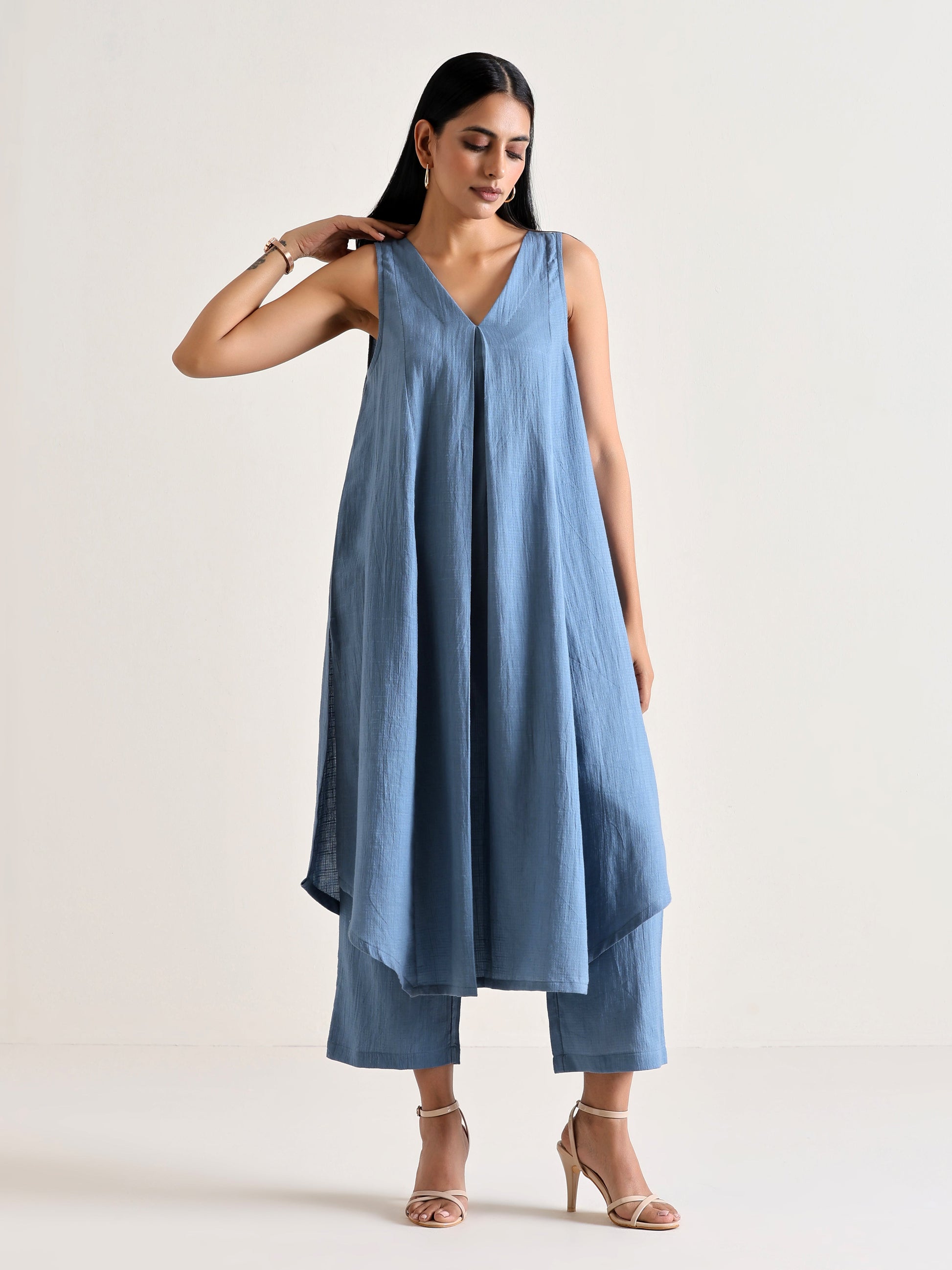 trueBrowns Light Blue Sleeveless Flared Kurta Pant Set | Swadesiicart