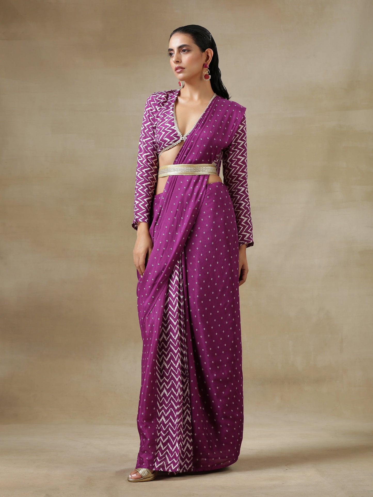 trueBrowns Purple Bandhani Printed Silk Ready to Wear Saree with Belt | Swadesiicart