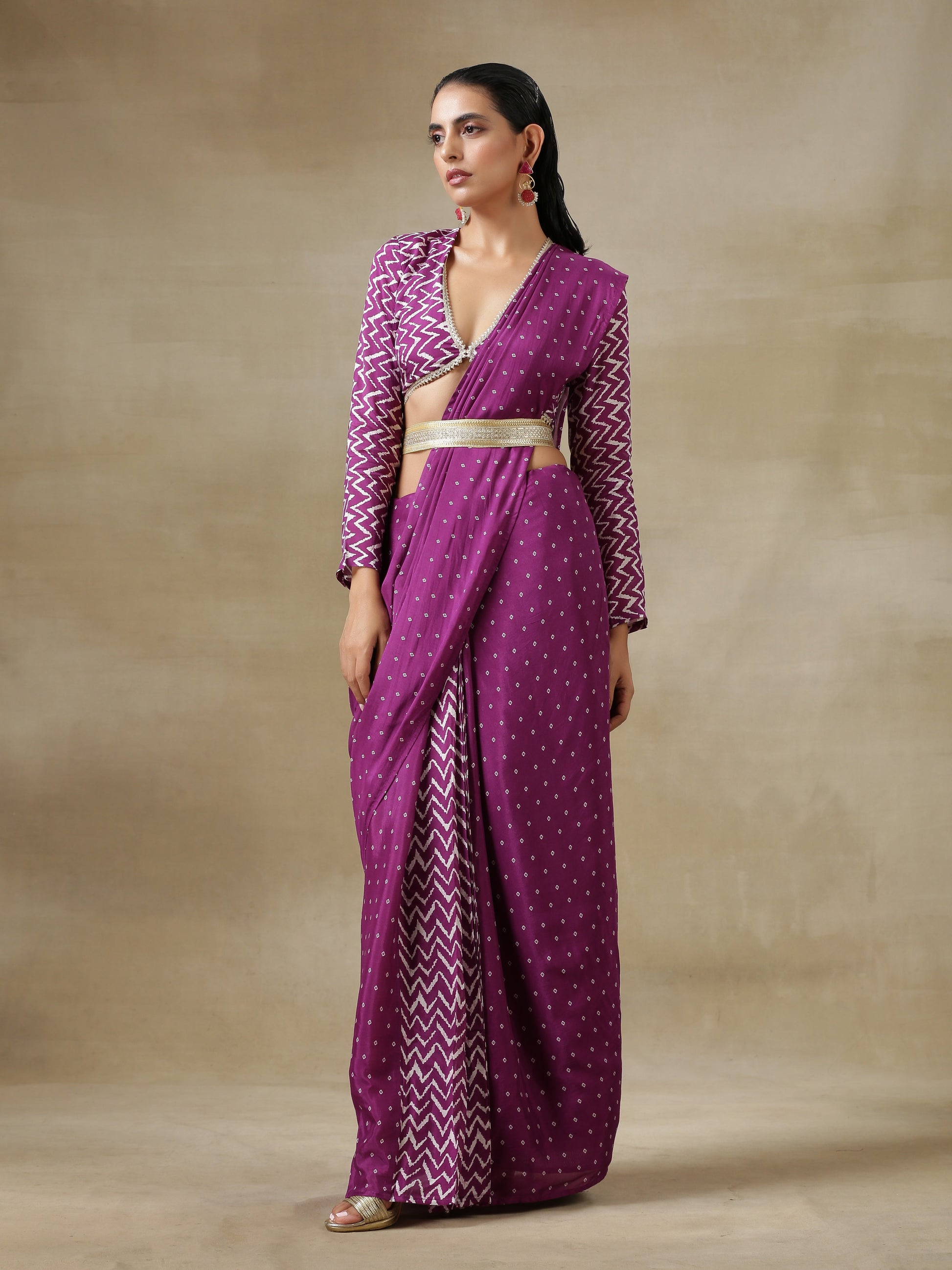 trueBrowns Purple Bandhani Printed Silk Ready to Wear Saree with Belt | Swadesiicart