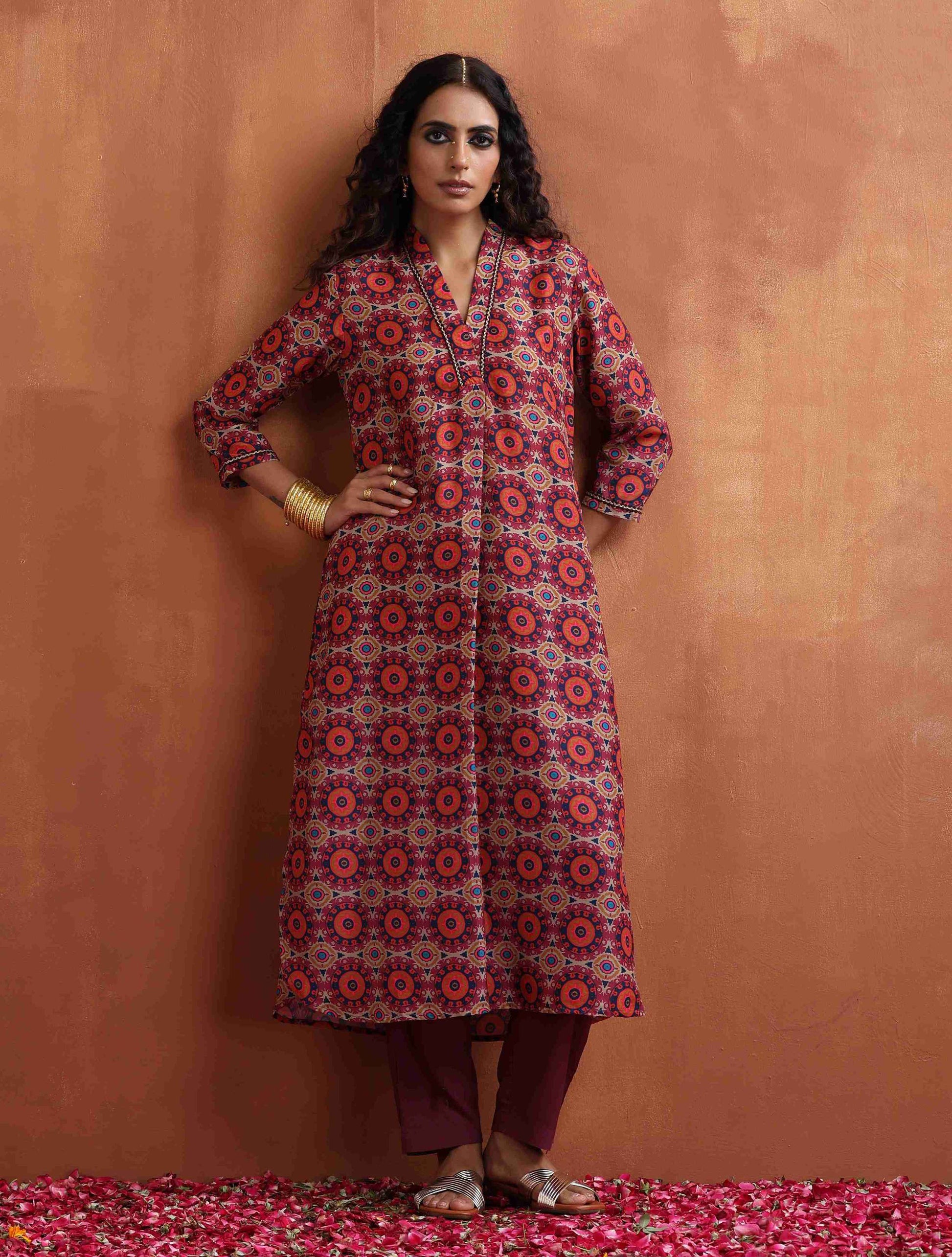 trueBrowns Beige Print Straight Kurta Set | Swadesiicart
