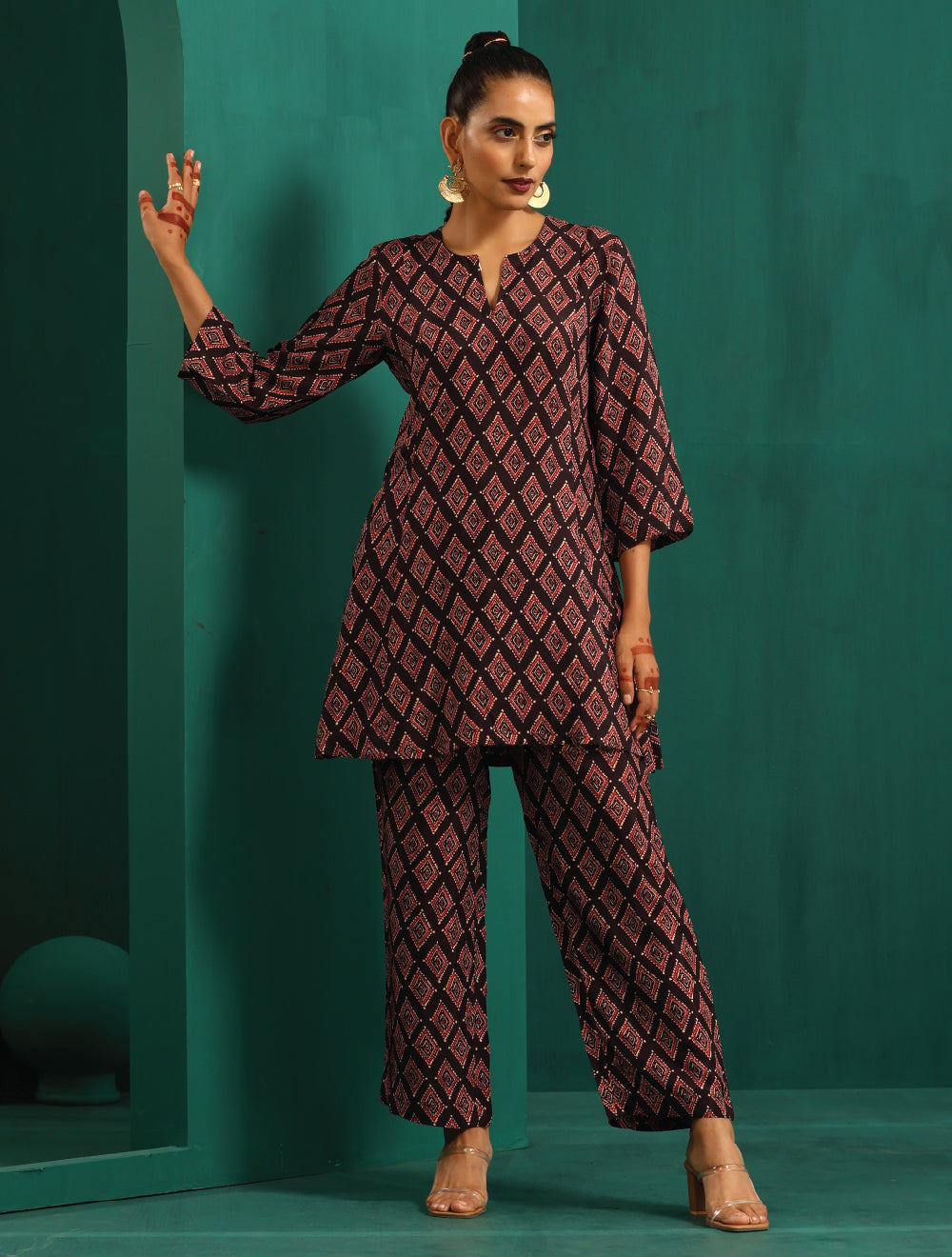 trueBrowns Black Diamond Muslin Silk Printed Relaxed Co-ord Set - Swadesiicart