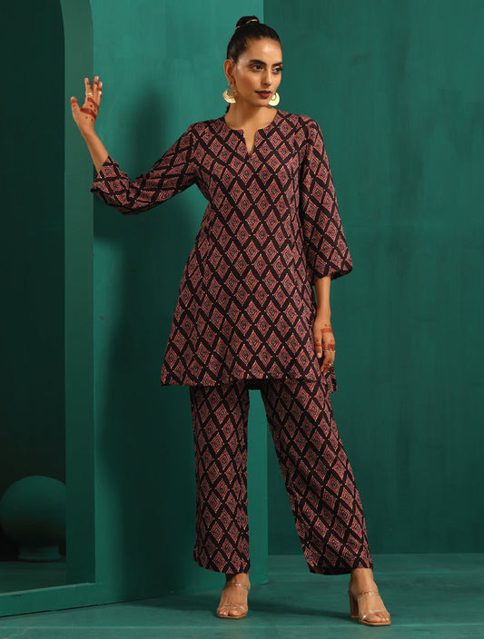 trueBrowns Black Diamond Muslin Silk Printed Relaxed Co-ord Set - Swadesiicart