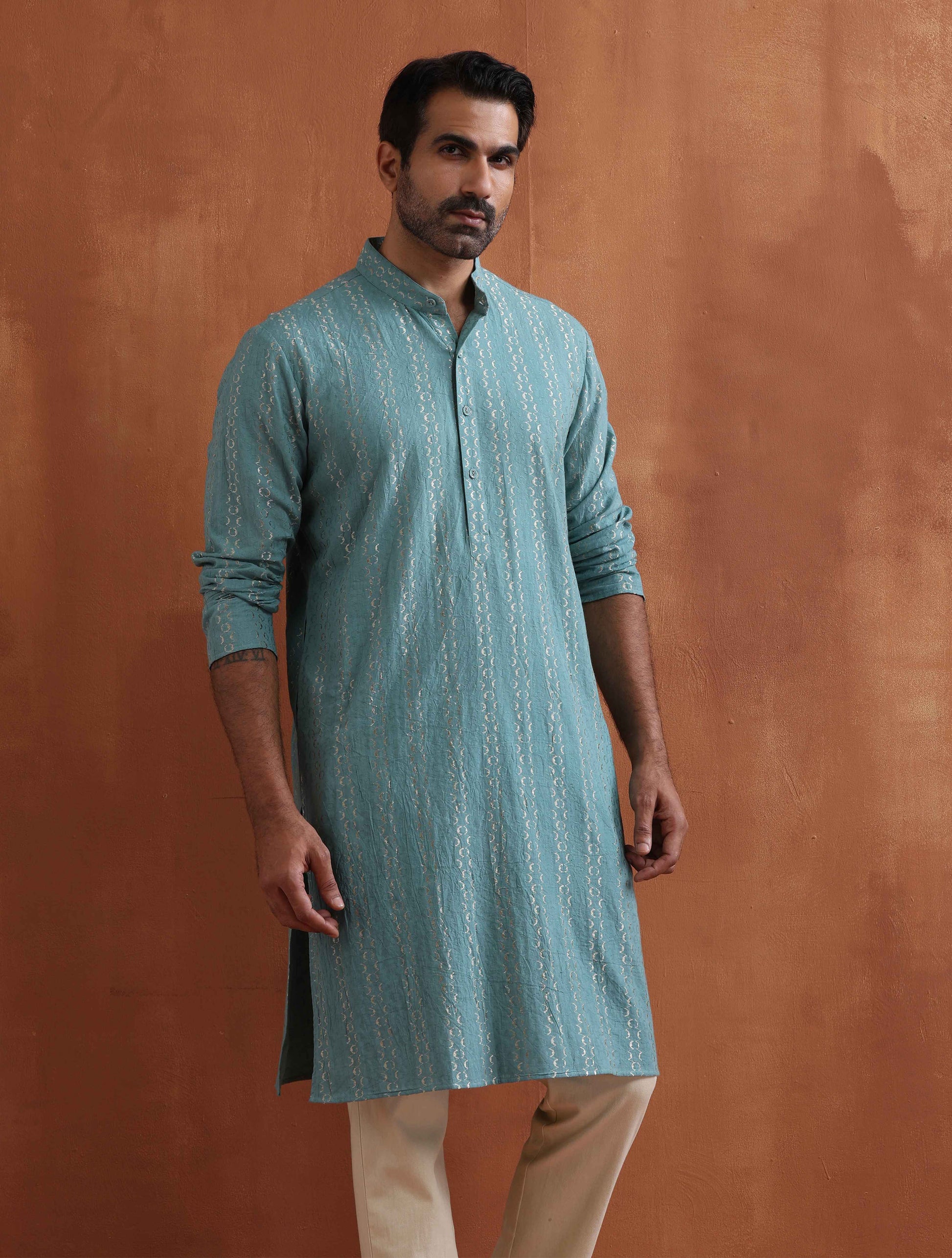 trueBrowns Men's Green Textured Cotton Dobby Kurta | Swadesiicart