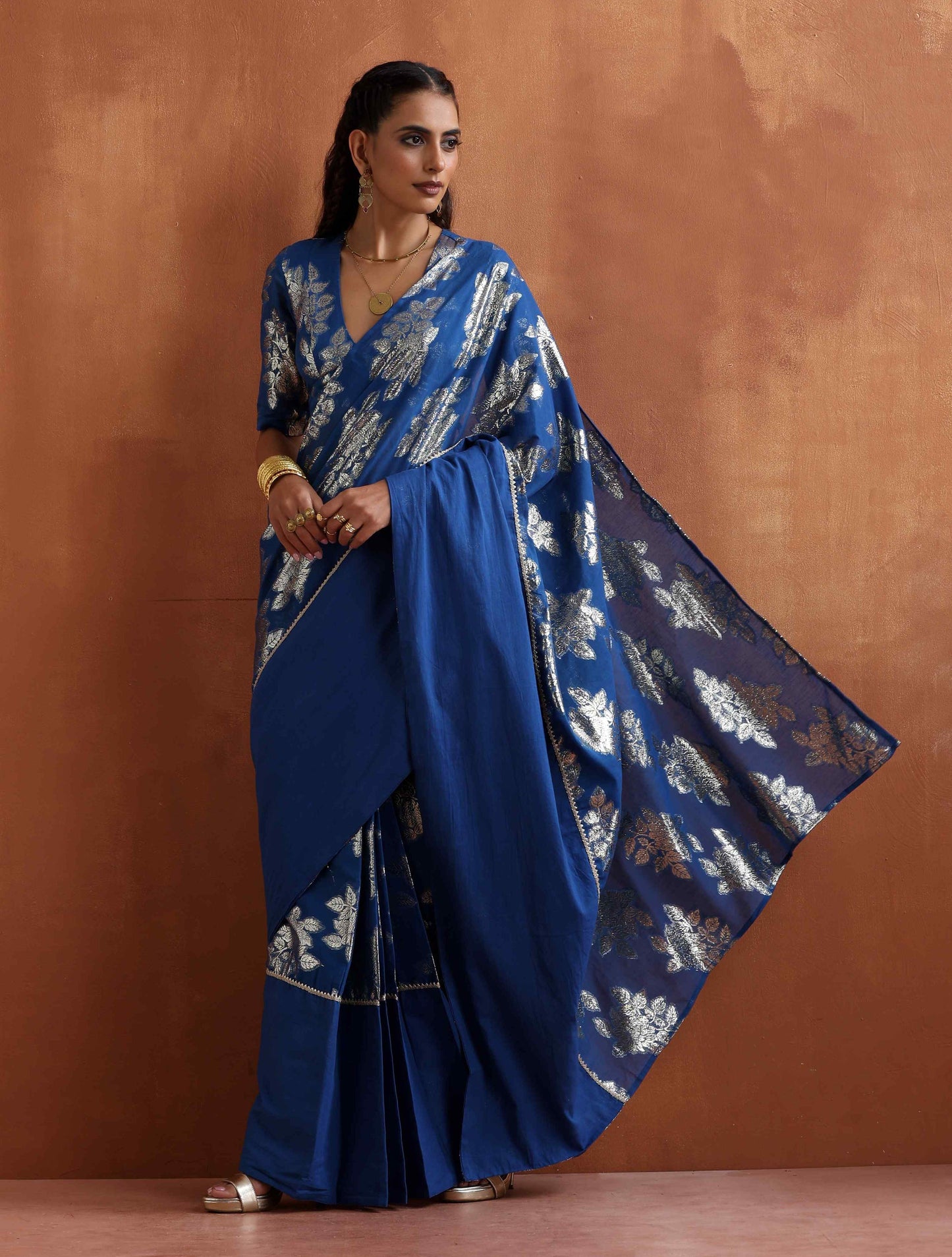 trueBrowns Blue Metallic Ready To Wear Saree | Swadesiicart