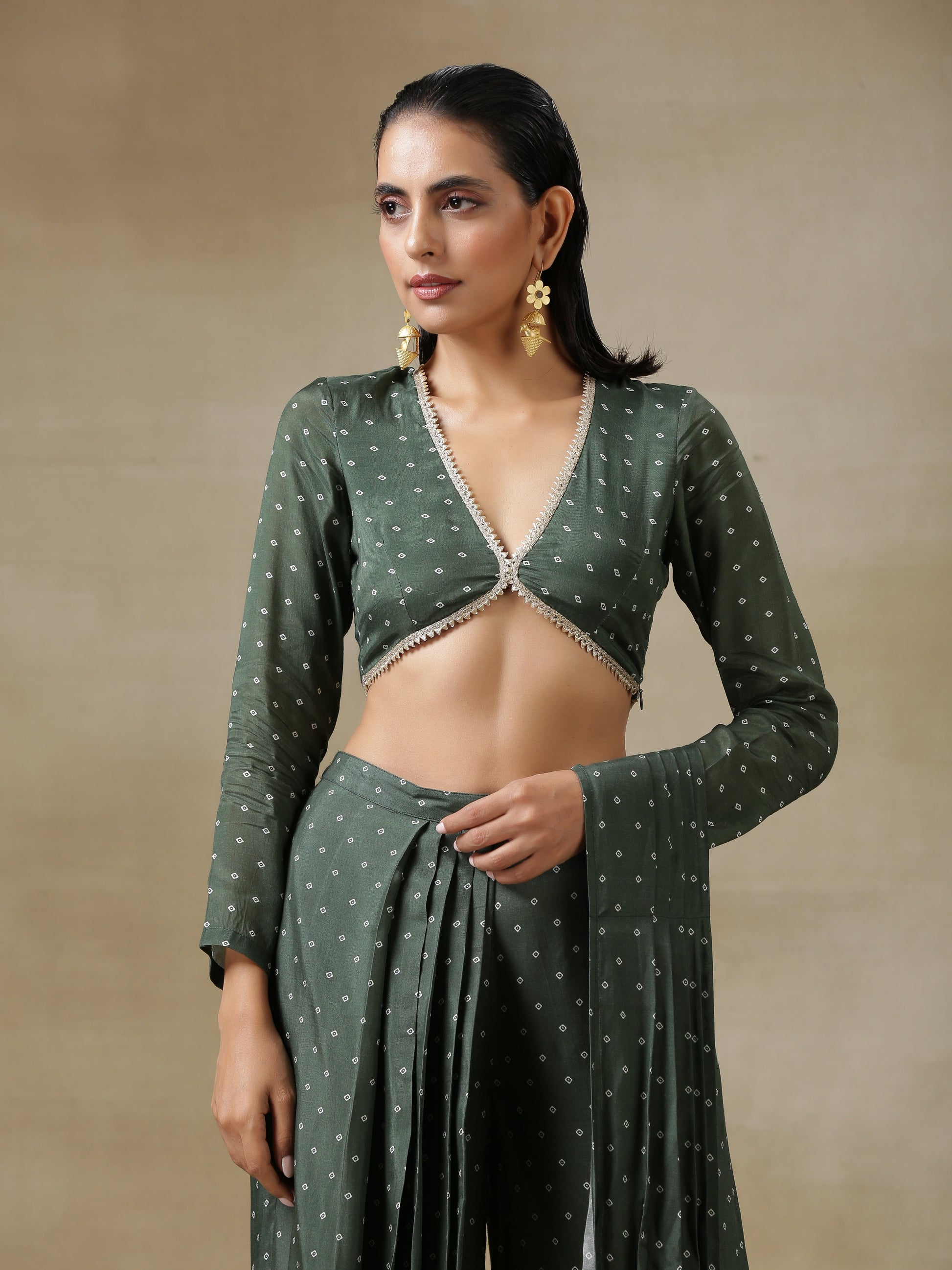 trueBrowns Dark Green Bandhani Printed Silk Full Sleeve Blouse | Swadesiicart