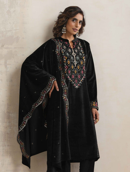 trueBrowns Black Velvet Geometric Embroidered Kurta Pant Dupatta Set | Swadesiicart