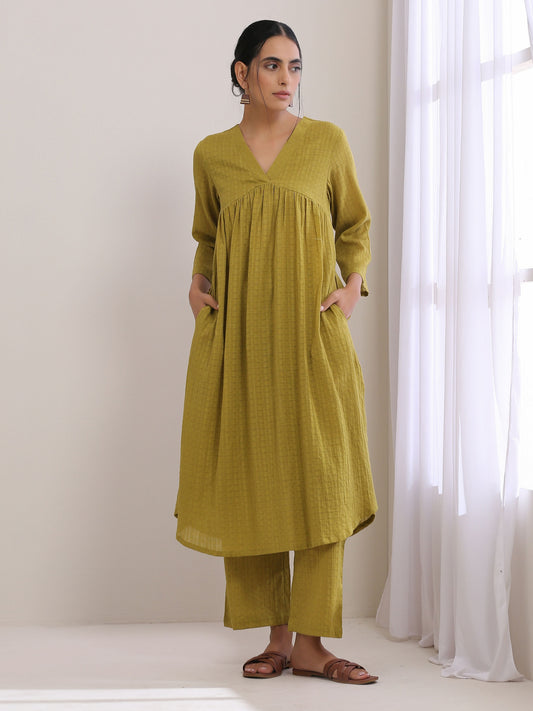 trueBrowns Avacado Green Dobby Flared Slit Kurta Pant Set | Swadesiicart