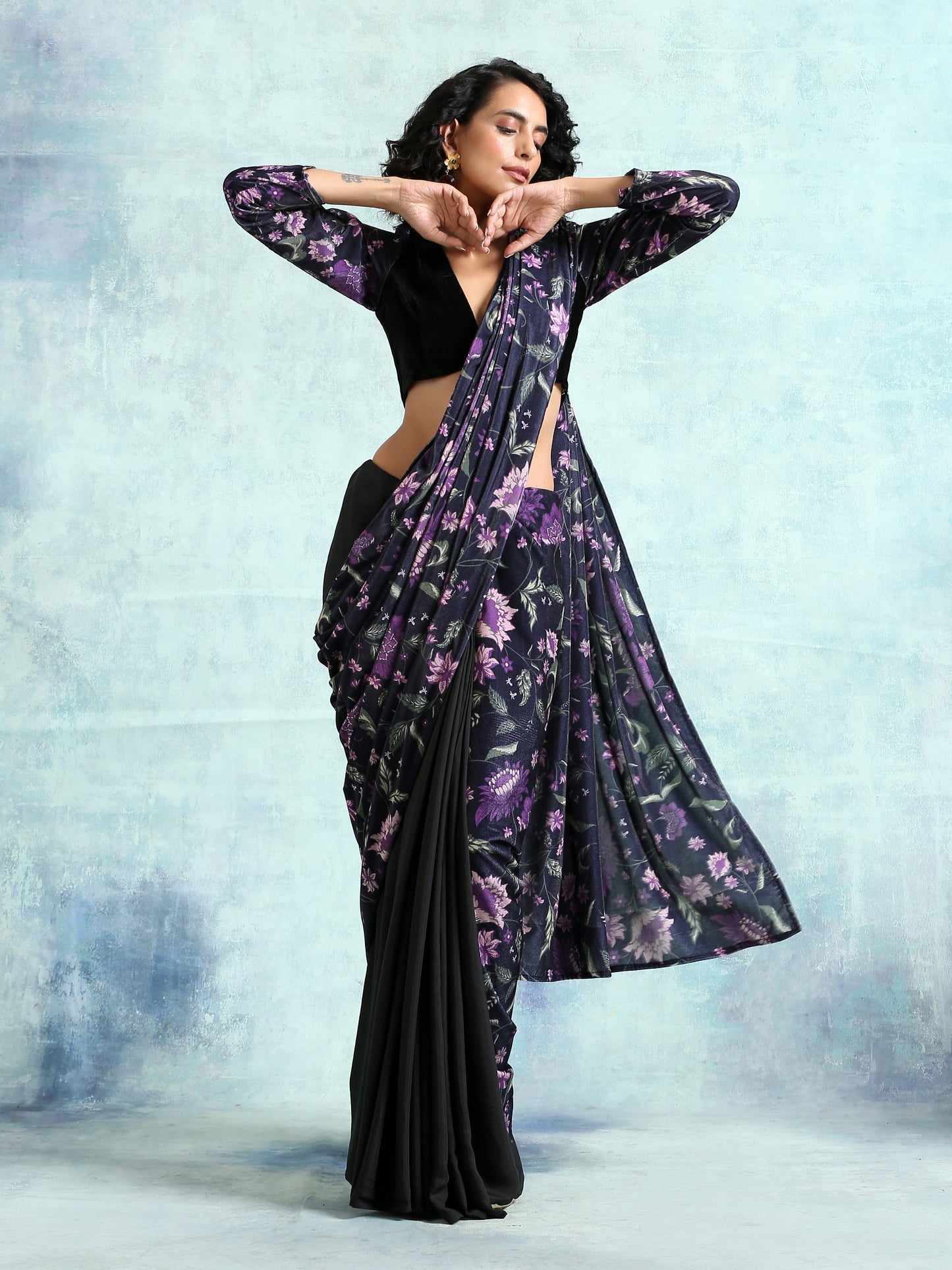 trueBrowns Black Printed Velvet Ready to Wear Saree | Swadesiicart