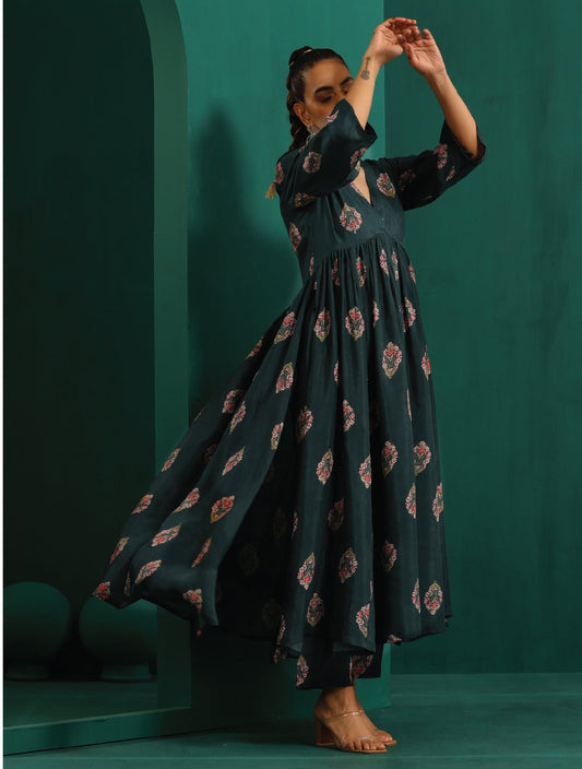 trueBrowns Deep Blue Floral Bunch Muslin Silk Printed V-Neck Waist Gathered Kurta Pant Set | Swadesiicart