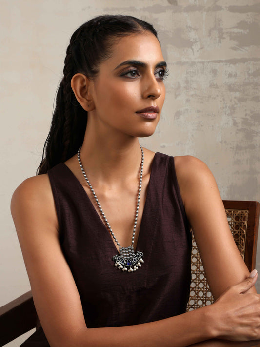 trueBrowns Silver Tone Blue Stone Pendant Chain | Swadesiicart