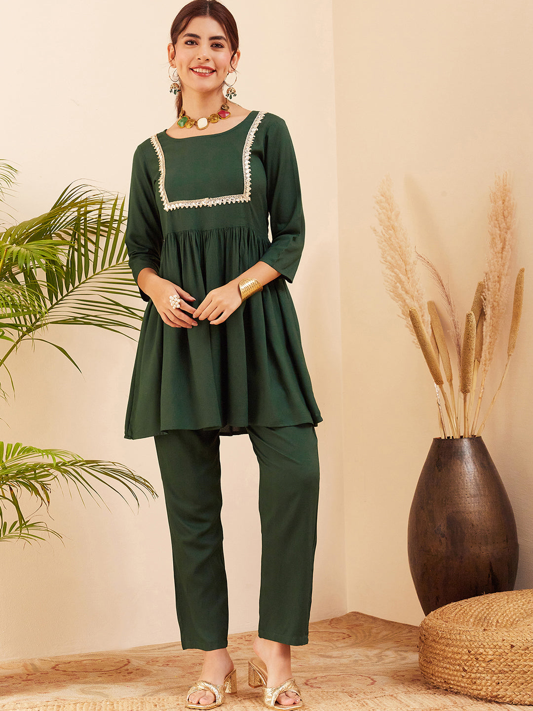 InWeave Women's Forest Green Round Neck Square Gota Work Kurta Pant Set - Swadesiicart