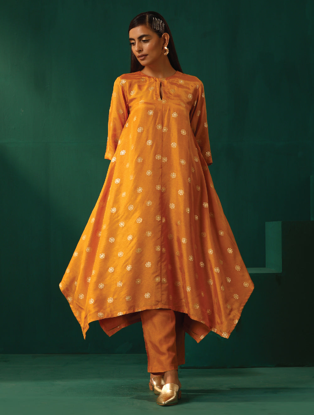 trueBrowns Mustard Geometric Floral Viscose Silk Handkerchief Kurta Pant Set | Swadesiicart