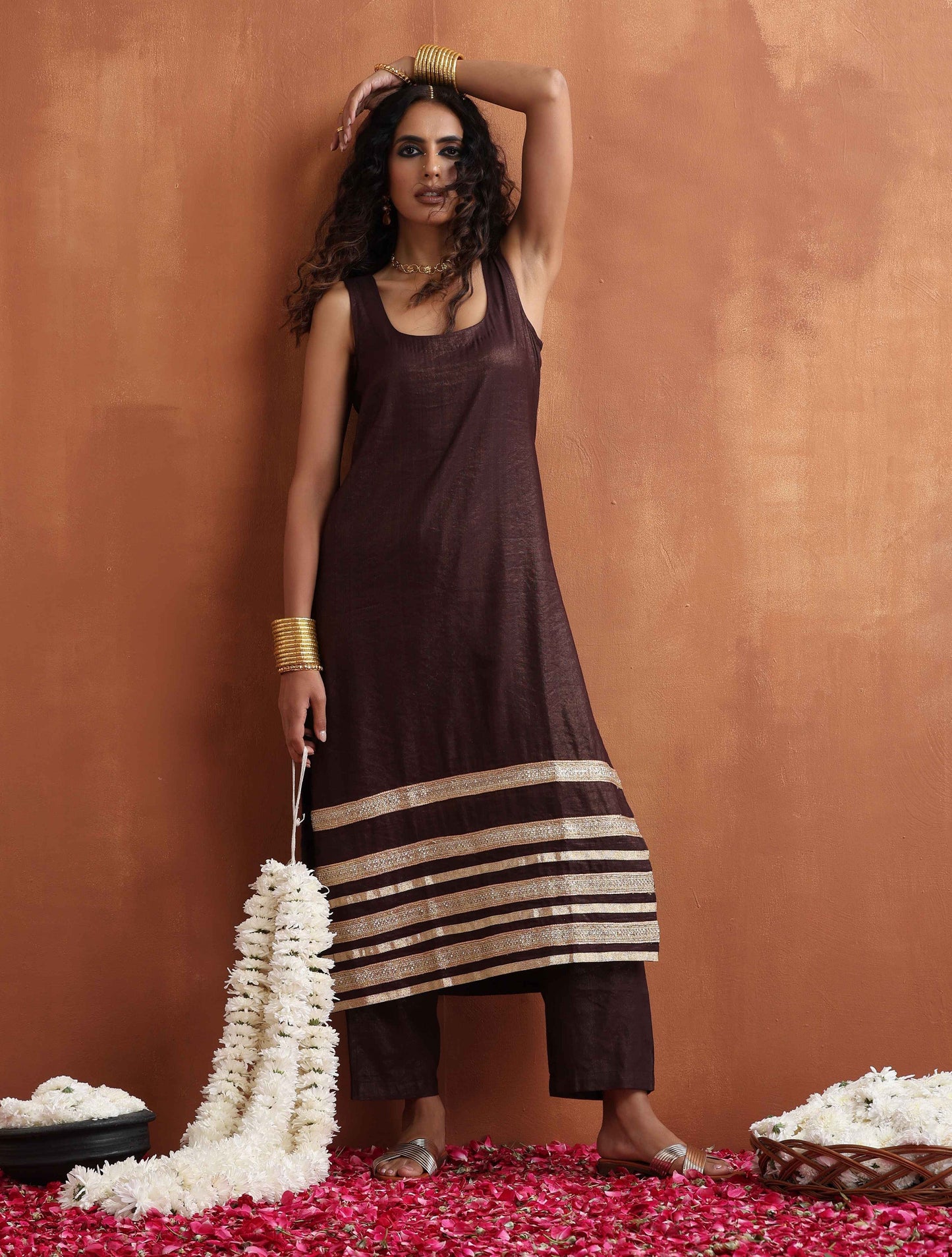 trueBrowns Brown Metallic Straight Kurta Set | Swadesiicart
