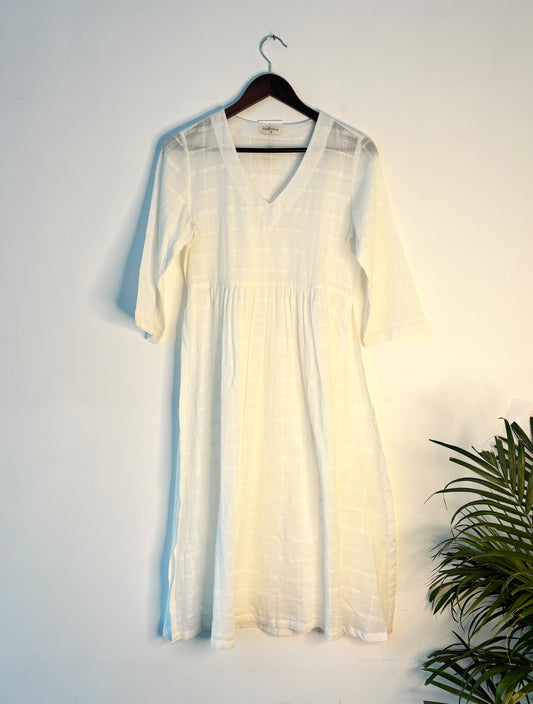 trueBrowns White Square Dobby Kurta | Swadesiicart