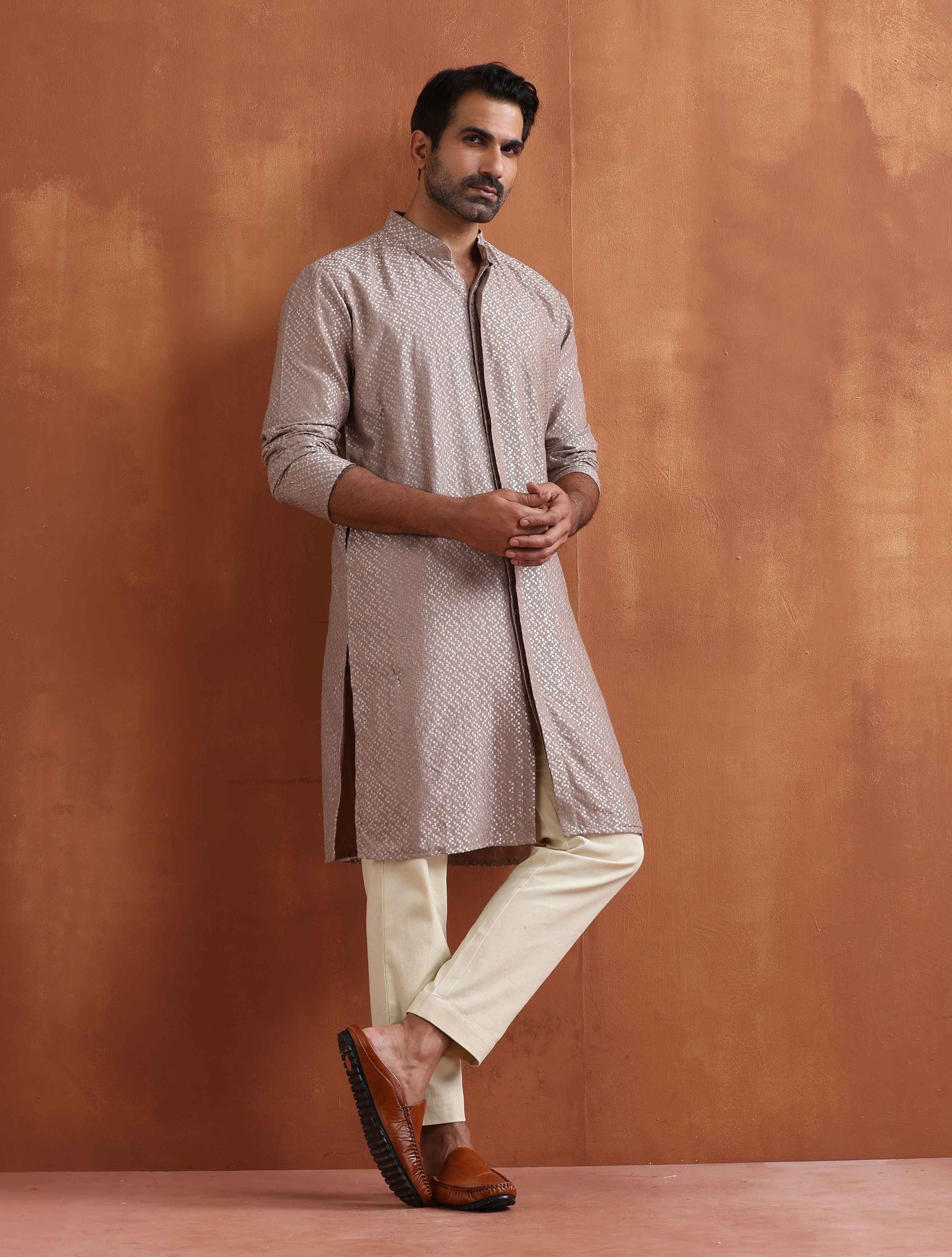 trueBrowns Men's Beige Cotton Dobby Kurta | Swadesiicart