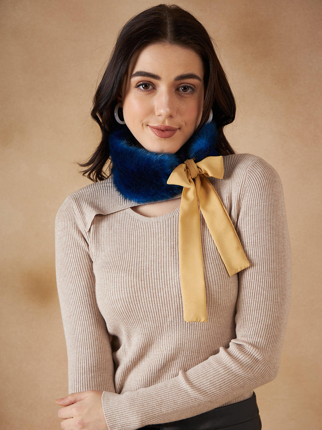 InWeave Women's Royal Blue Fur Neckpiece - Swadesiicart