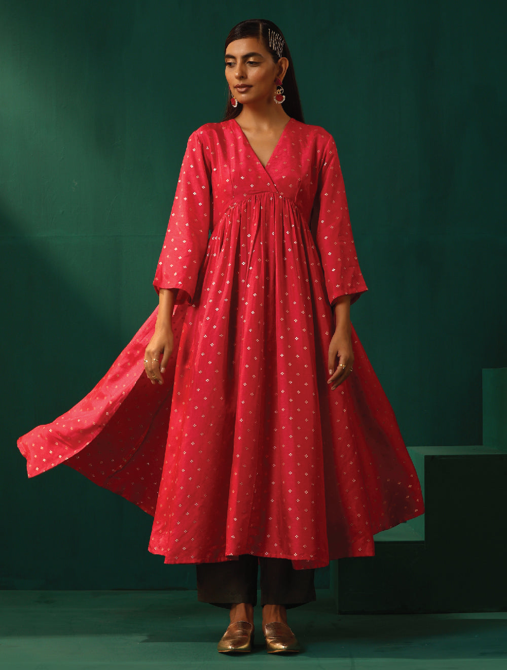 trueBrowns Pink Square Viscose Silk V-Neck Waist Gathered Kurta Pant Set | Swadesiicart