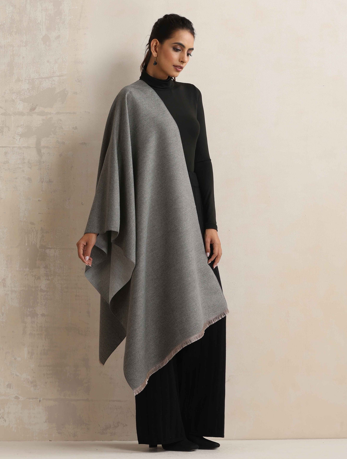 trueBrowns Grey Reversible Woollen Stole | Swadesiicart