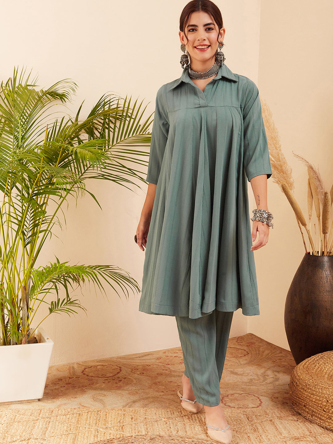 InWeave Women's Light Mint Collared Neck Flared Kurta Pant Set - Swadesiicart