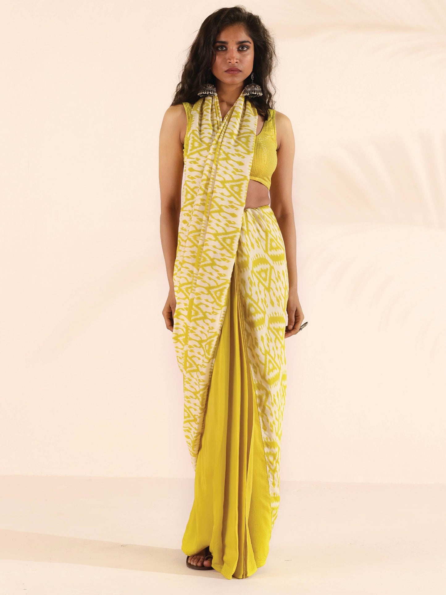 trueBrowns Lime Muslin Ikat Saree | Swadesiicart