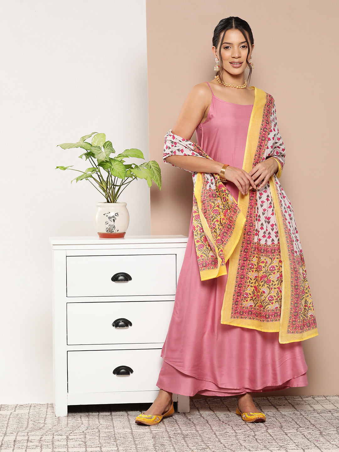 InWeave Women's Light Pink Ray Strappy Kurta Set With Printed Cotton Dupatta - Swadesiicart