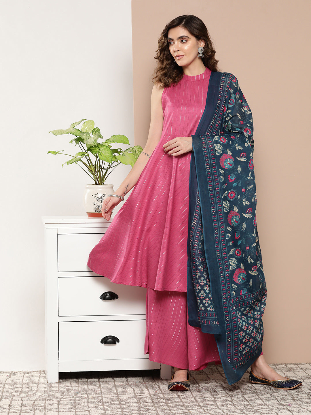 InWeave Women's Fuchsia Lurex Boho Kurta Set With Blue Printed Cotton Dupatta - Swadesiicart