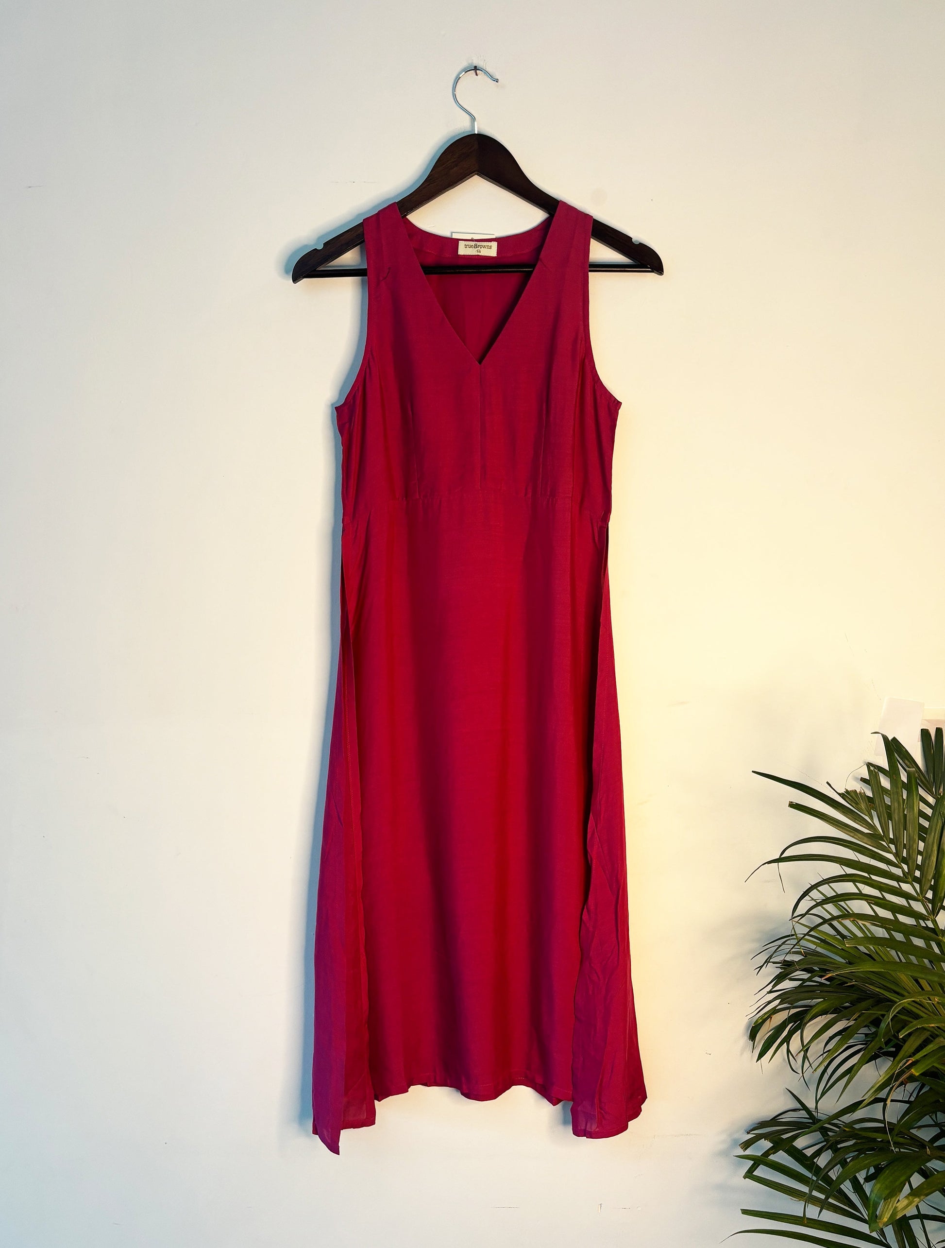 trueBrowns Pink Sleeveless Muslin Kurta | Swadesiicart