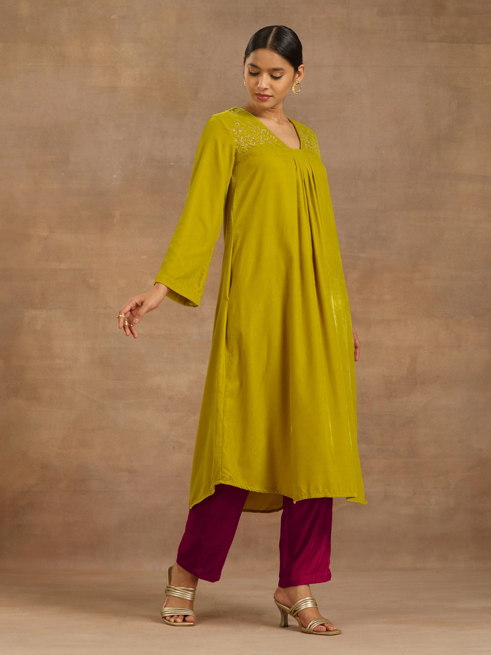 trueBrowns Lime Velvet Yoke Embroidered Kurta | Swadesiicart